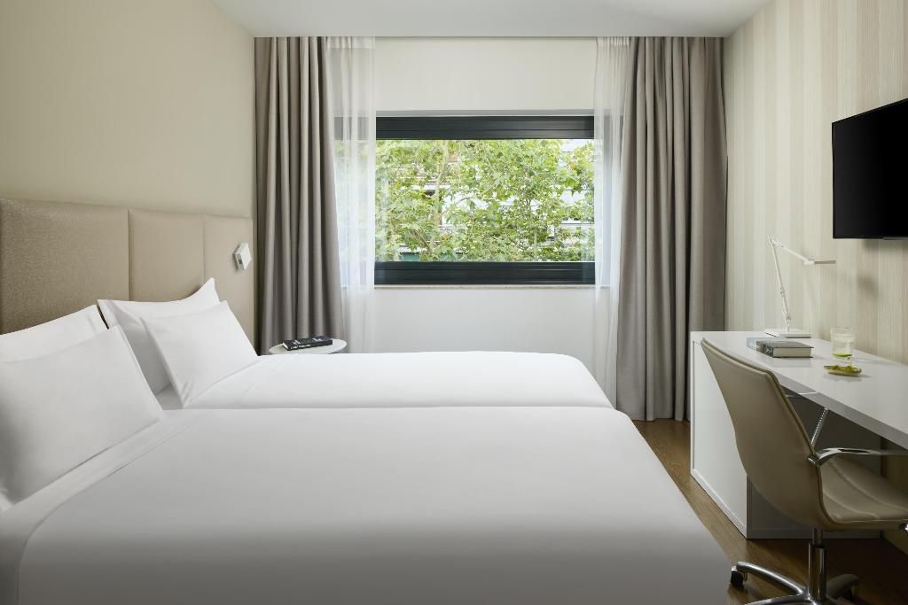 hotel-thumb