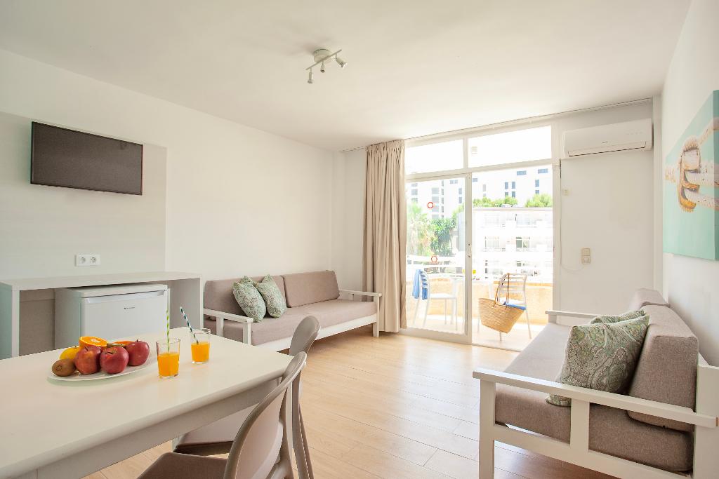 APARTAMENTOS CLUB SA COMA