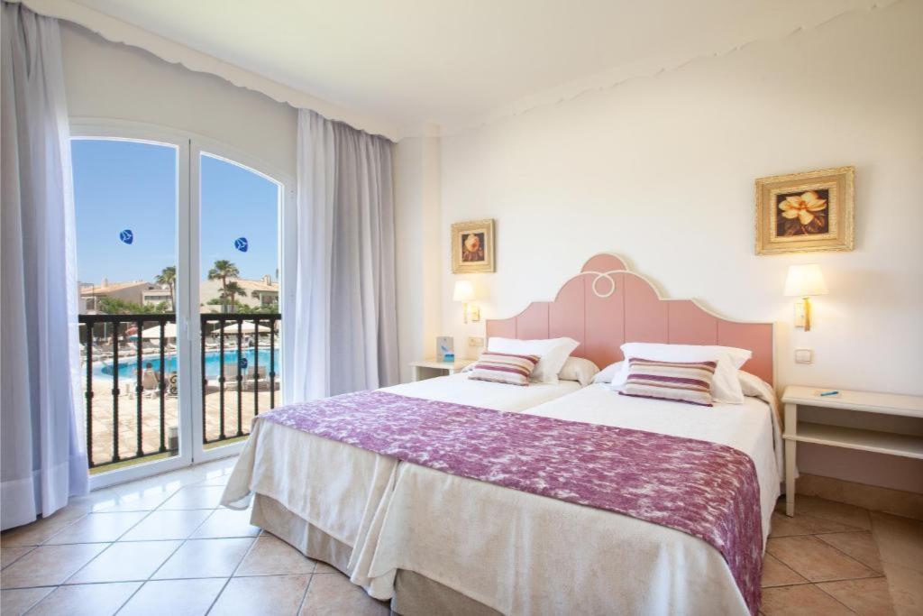 Grupotel Macarella Suites & Spa