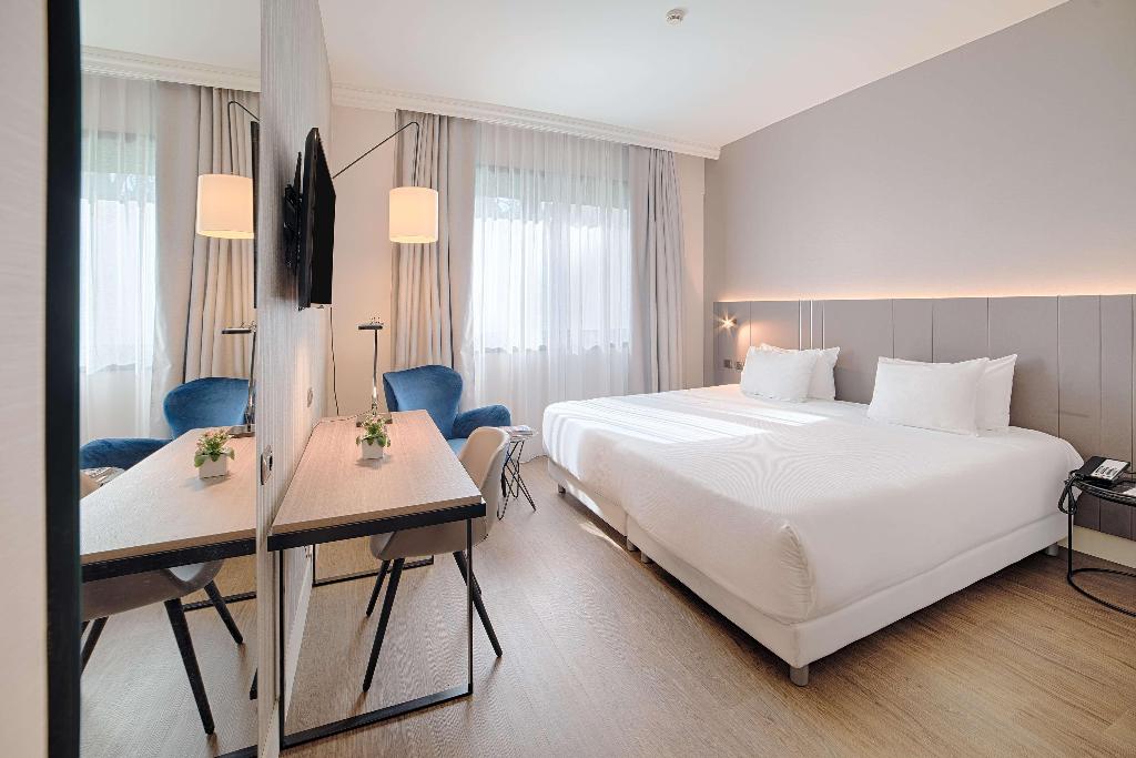 Hotel NH Roma Villa Carpegna, Italien, Rom. Großes 2