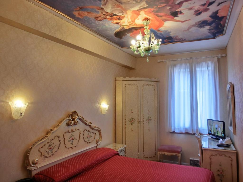 Hotel Diana