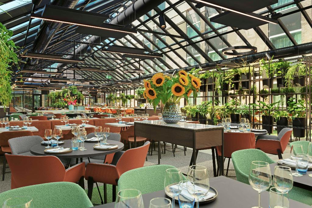 Hotel NH Amsterdam Schiphol Airport, Niederlande, Hoofddorp. Großes 64