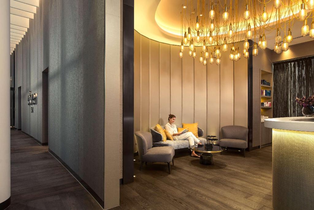 Галерея изображений Hilton Amsterdam Airport Schiphol