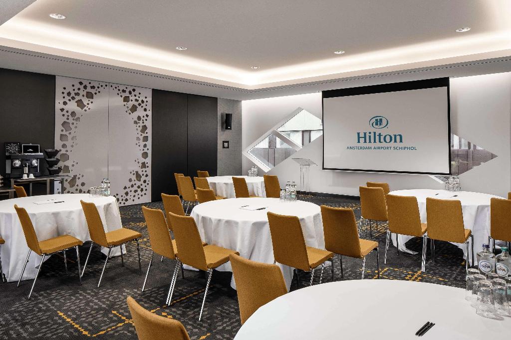Галерея изображений Hilton Amsterdam Airport Schiphol