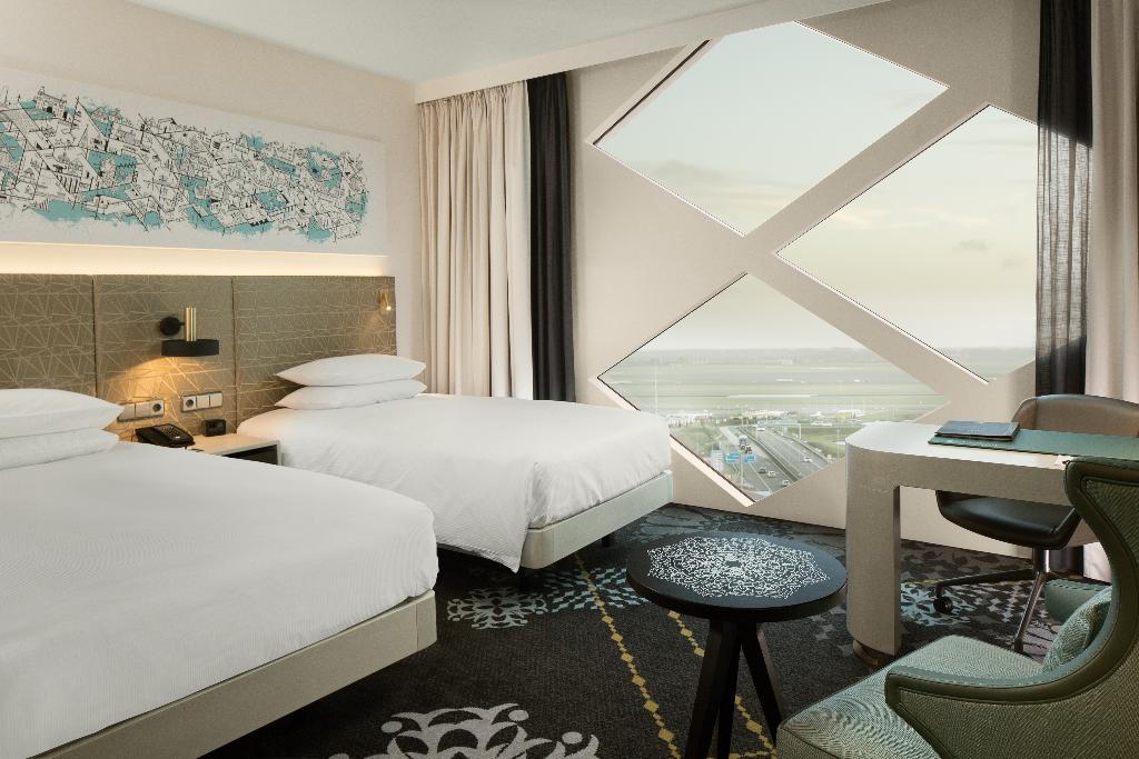 Галерея изображений Hilton Amsterdam Airport Schiphol