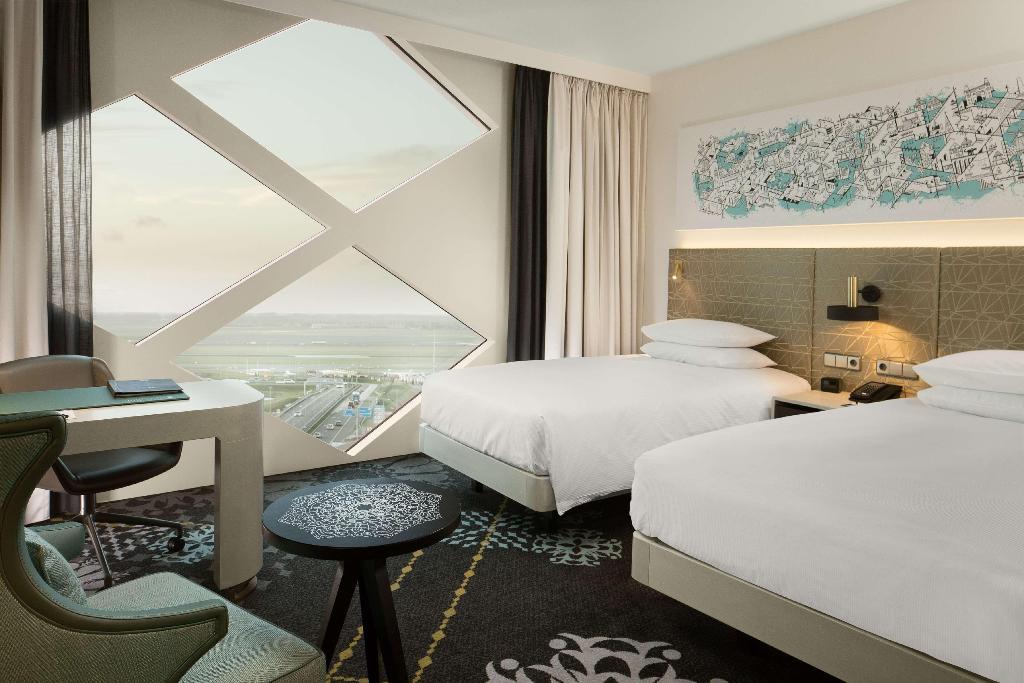 Галерея изображений Hilton Amsterdam Airport Schiphol