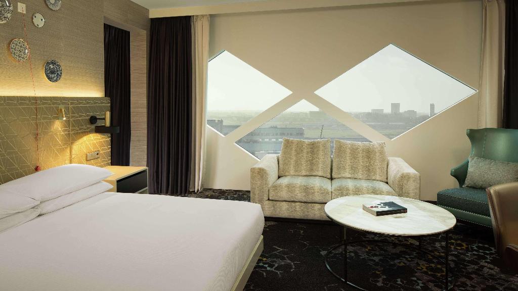 Галерея изображений Hilton Amsterdam Airport Schiphol
