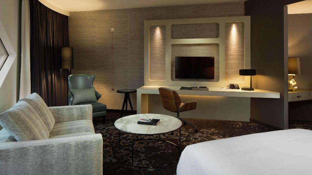 Галерея изображений Hilton Amsterdam Airport Schiphol