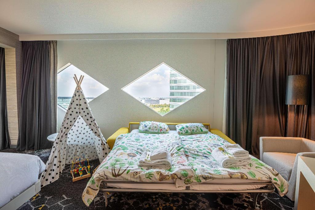 Галерея изображений Hilton Amsterdam Airport Schiphol