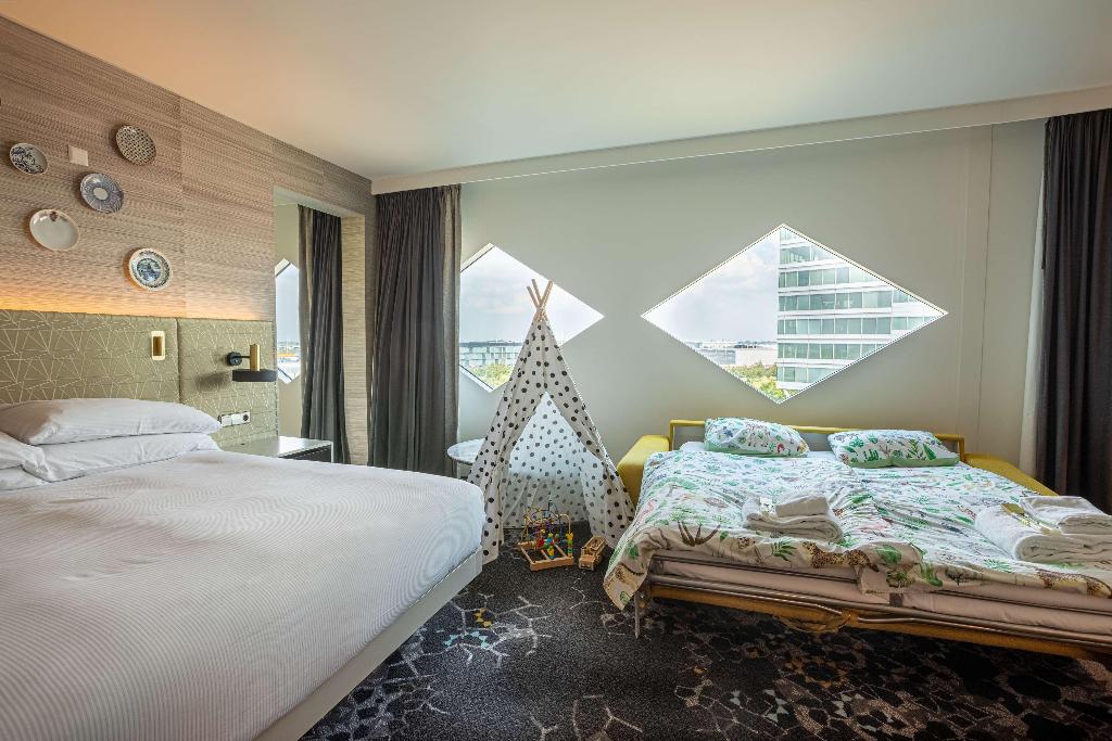 Галерея изображений Hilton Amsterdam Airport Schiphol