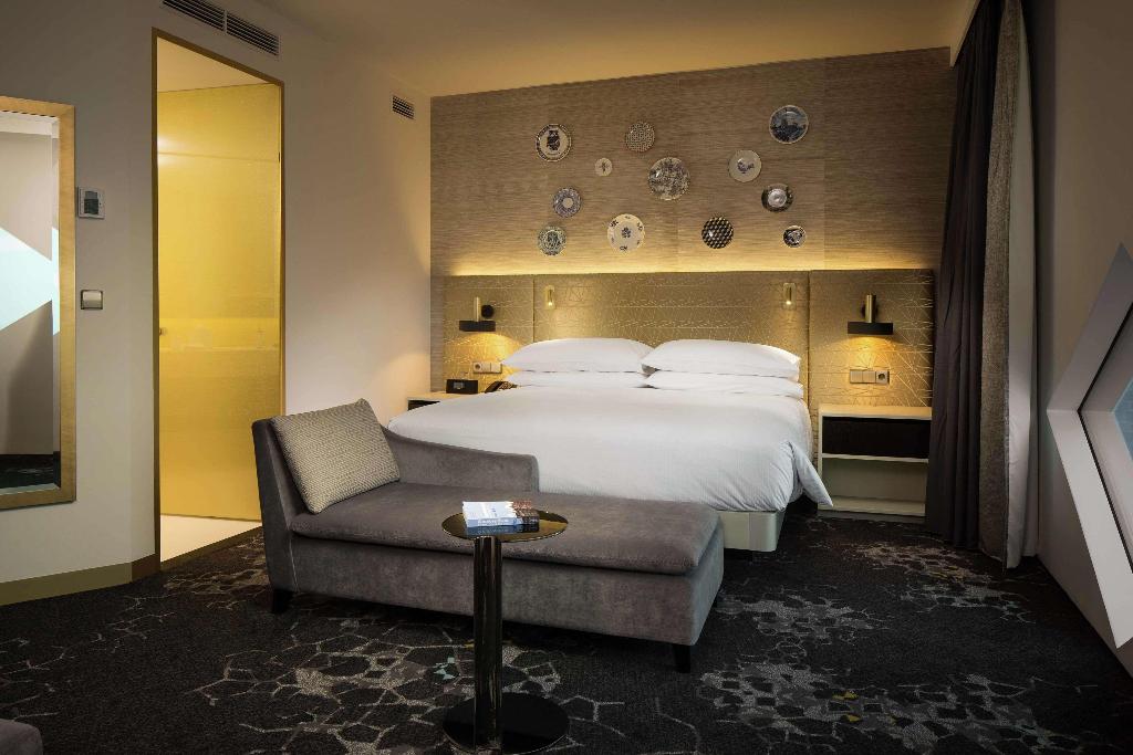 Галерея изображений Hilton Amsterdam Airport Schiphol