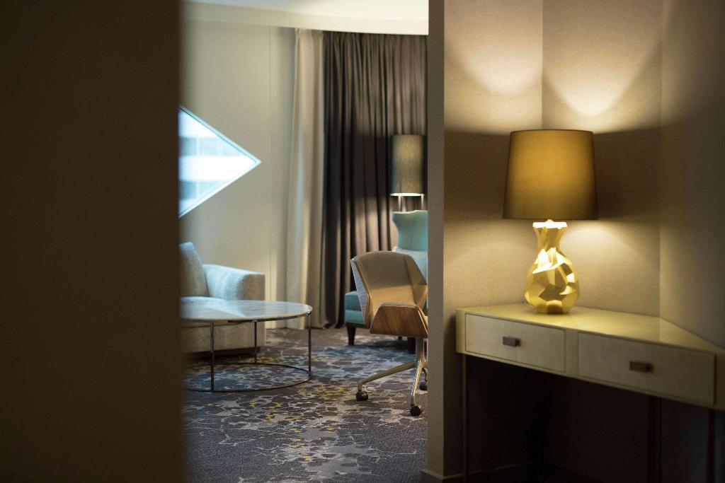 Галерея изображений Hilton Amsterdam Airport Schiphol