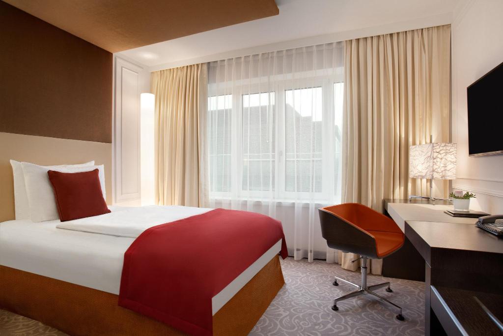 hotel-thumb