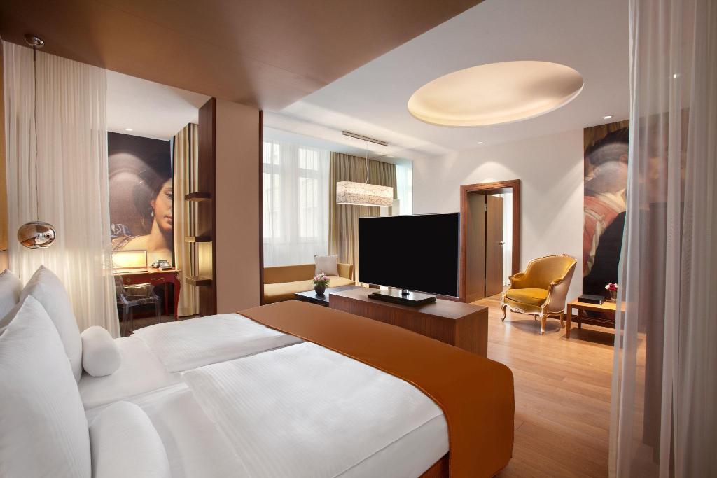 hotel-thumb