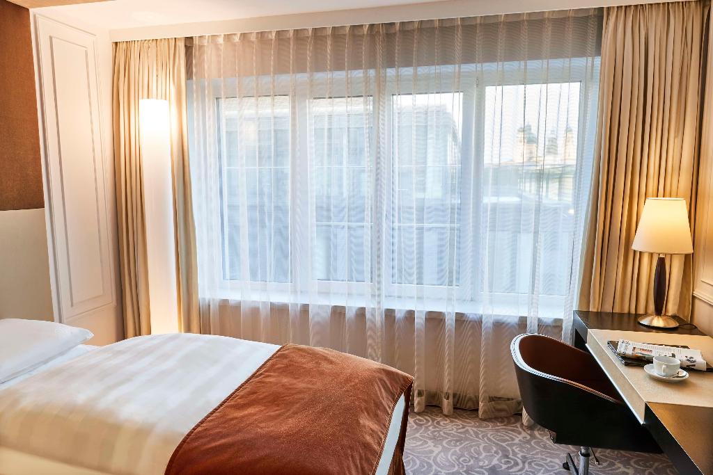 hotel-thumb