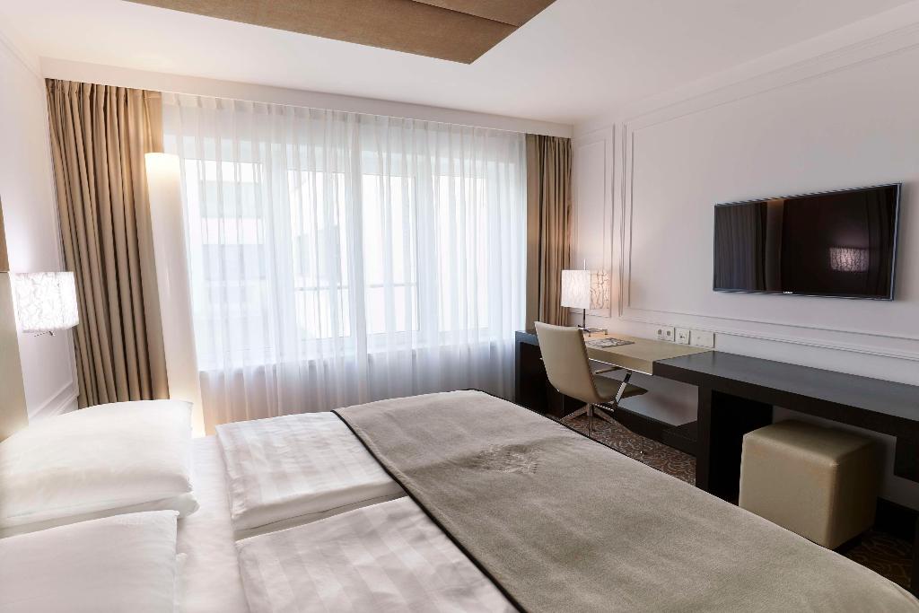 hotel-thumb