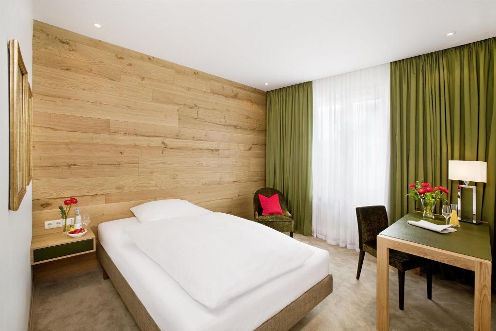 hotel-thumb