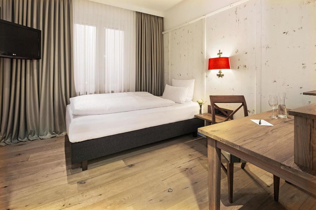 hotel-thumb