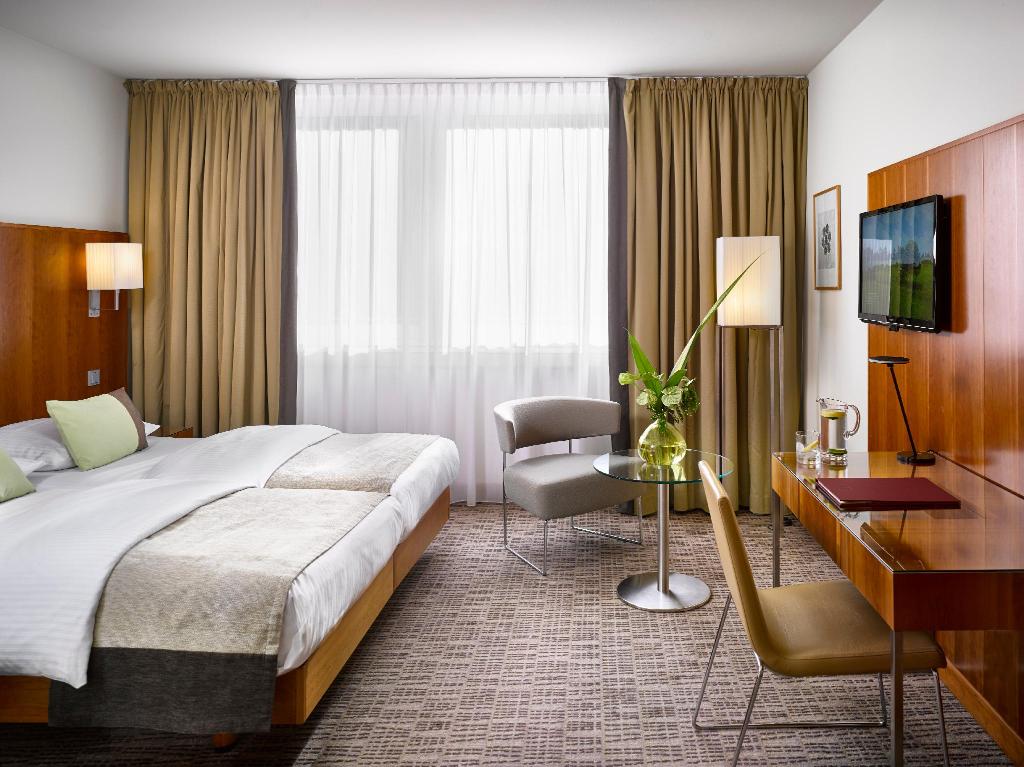 hotel-thumb