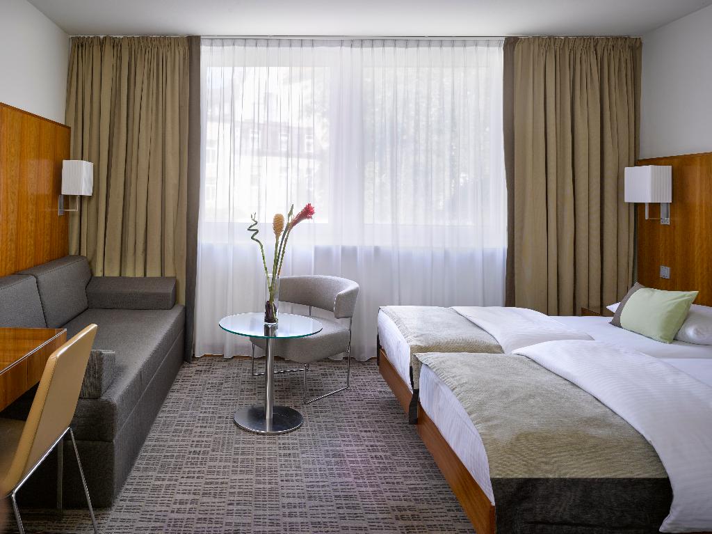 hotel-thumb