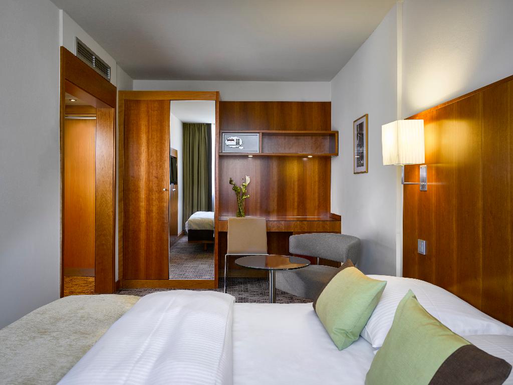 hotel-thumb