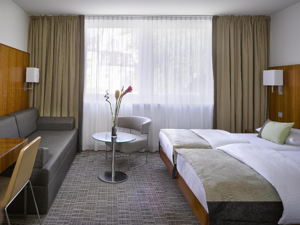 hotel-thumb
