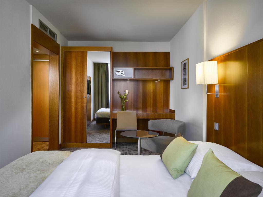 hotel-thumb