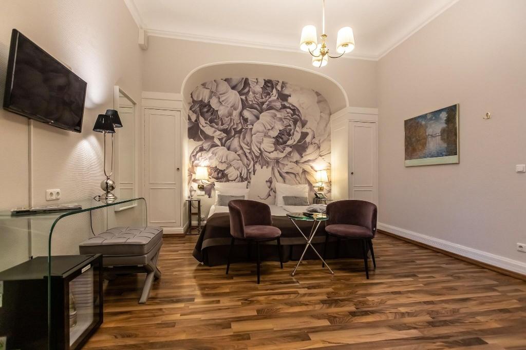 Hotel Monopol - Central Station
