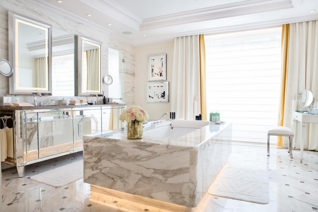 Imagem da galeria de Four Seasons Hotel George V Paris