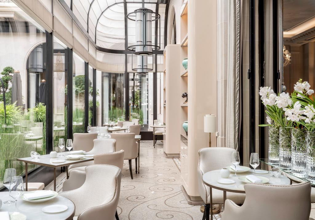 Imagem da galeria de Four Seasons Hotel George V Paris