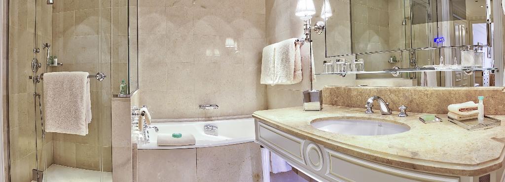 Imagem da galeria de Four Seasons Hotel George V Paris