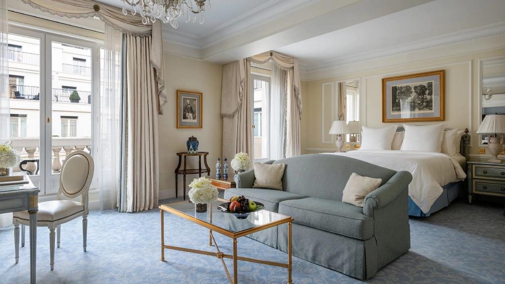 Imagem da galeria de Four Seasons Hotel George V Paris