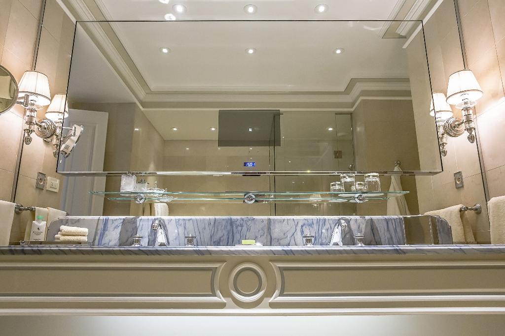 Imagem da galeria de Four Seasons Hotel George V Paris