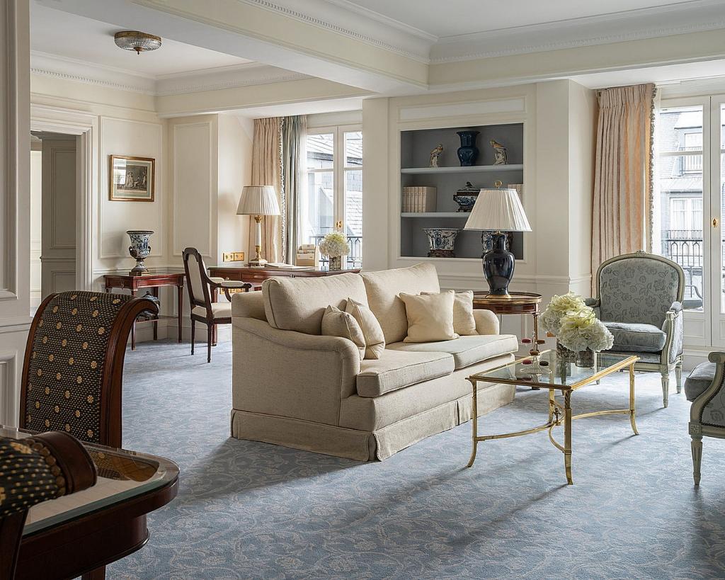 Imagem da galeria de Four Seasons Hotel George V Paris