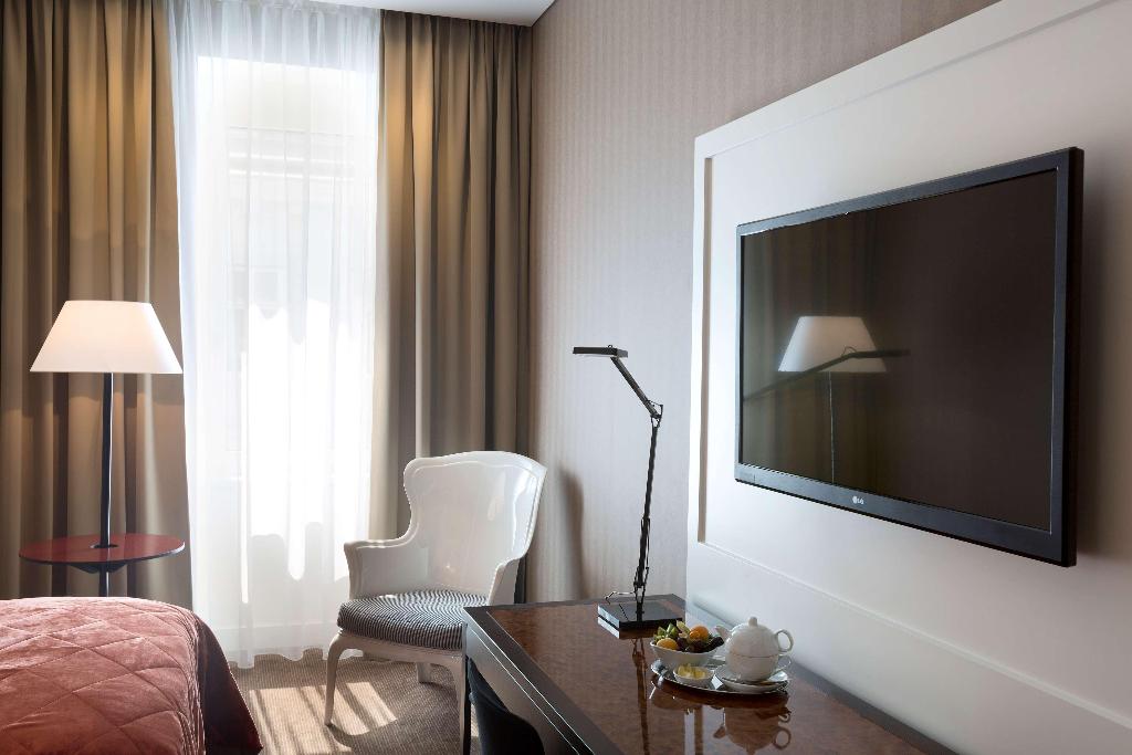 1 Double Bed, Classic Room, Twin Beds On Request, 20 Square Meters, Air-Conditioned, Flat Tv, Non-Sm