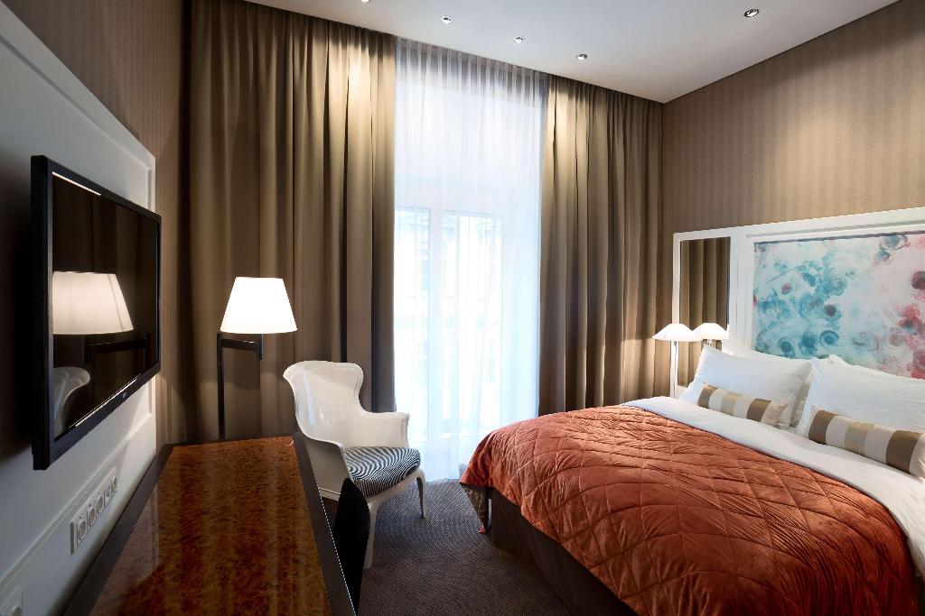 1 Double Bed, Classic Room, Twin Beds On Request, 20 Square Meters, Air-Conditioned, Flat Tv, Non-Sm