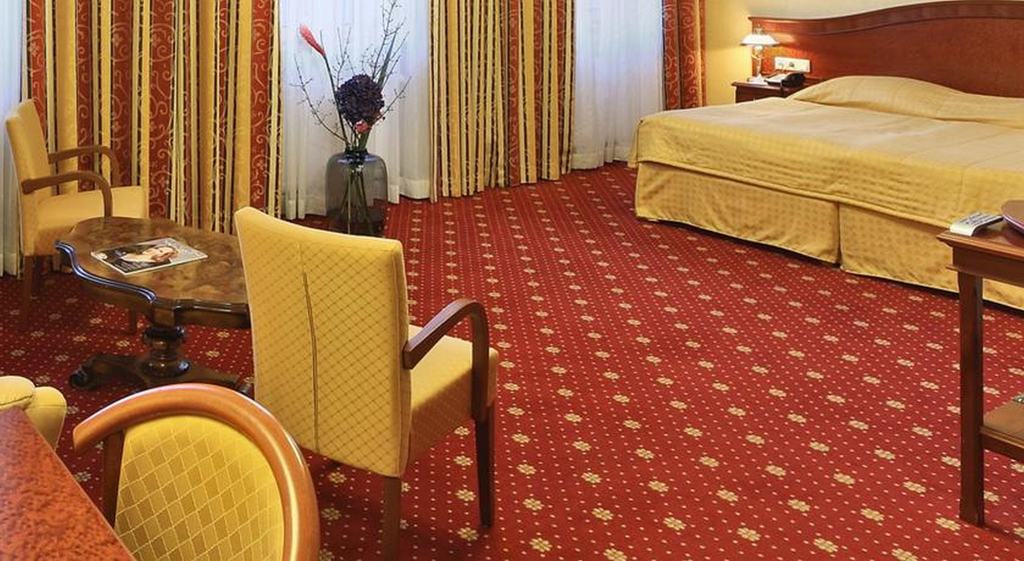 Bellevue Hotel photo 39