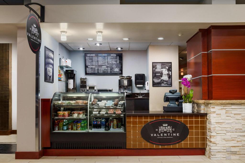 Four Points by Sheraton Los Angeles International Airport - Bar