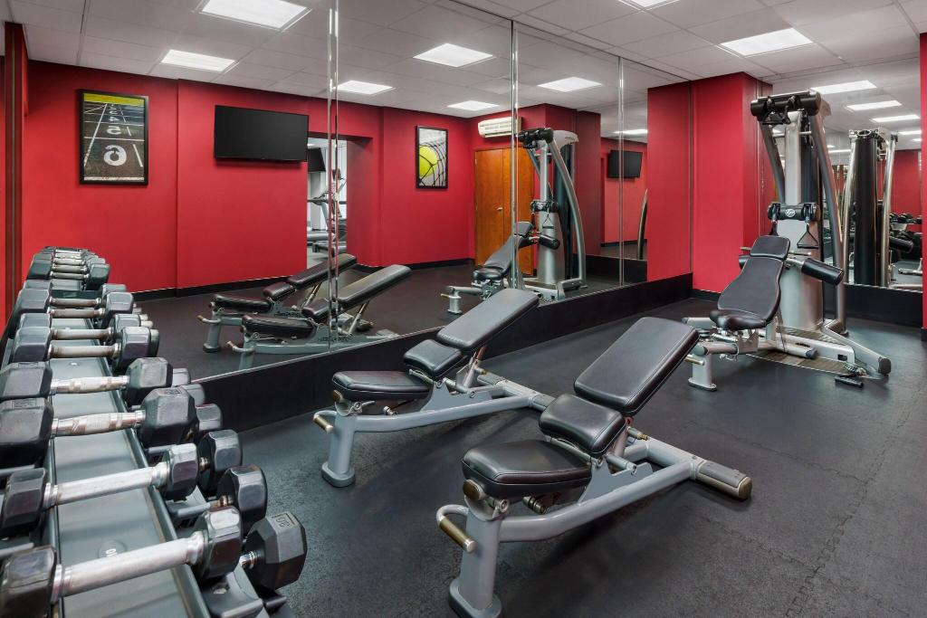 Four Points by Sheraton Los Angeles International Airport - Sports and Entertainment