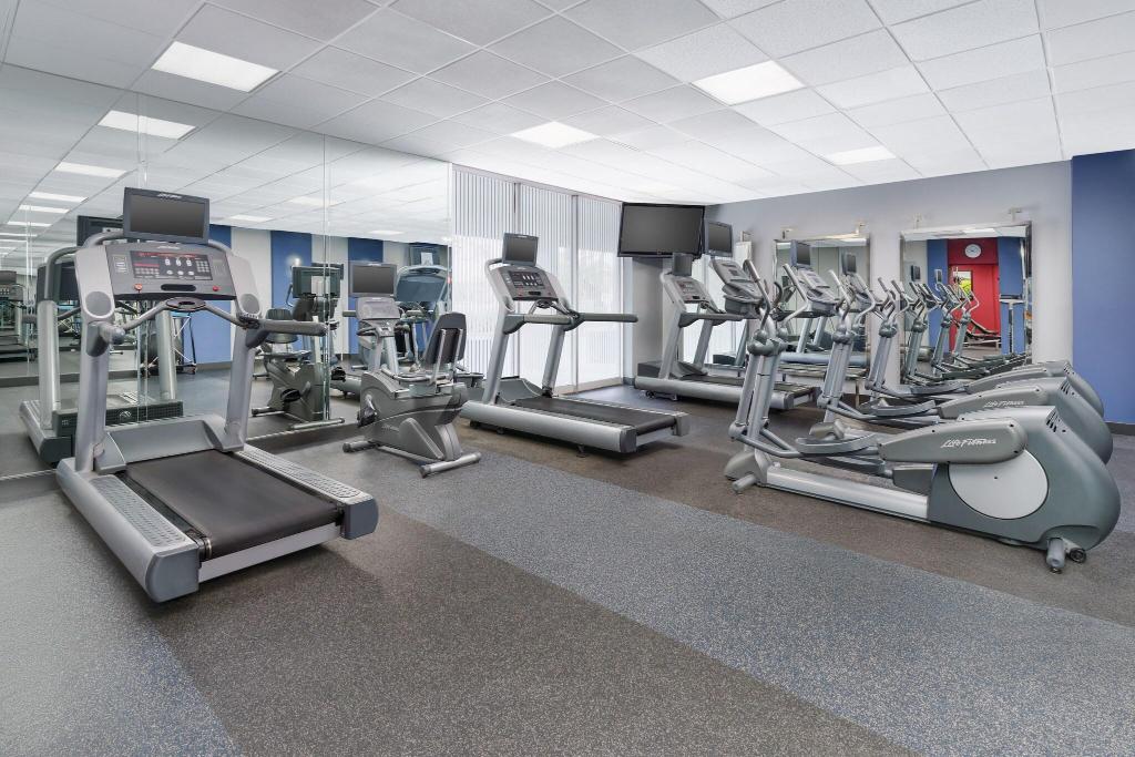 Four Points by Sheraton Los Angeles International Airport - Sports and Entertainment
