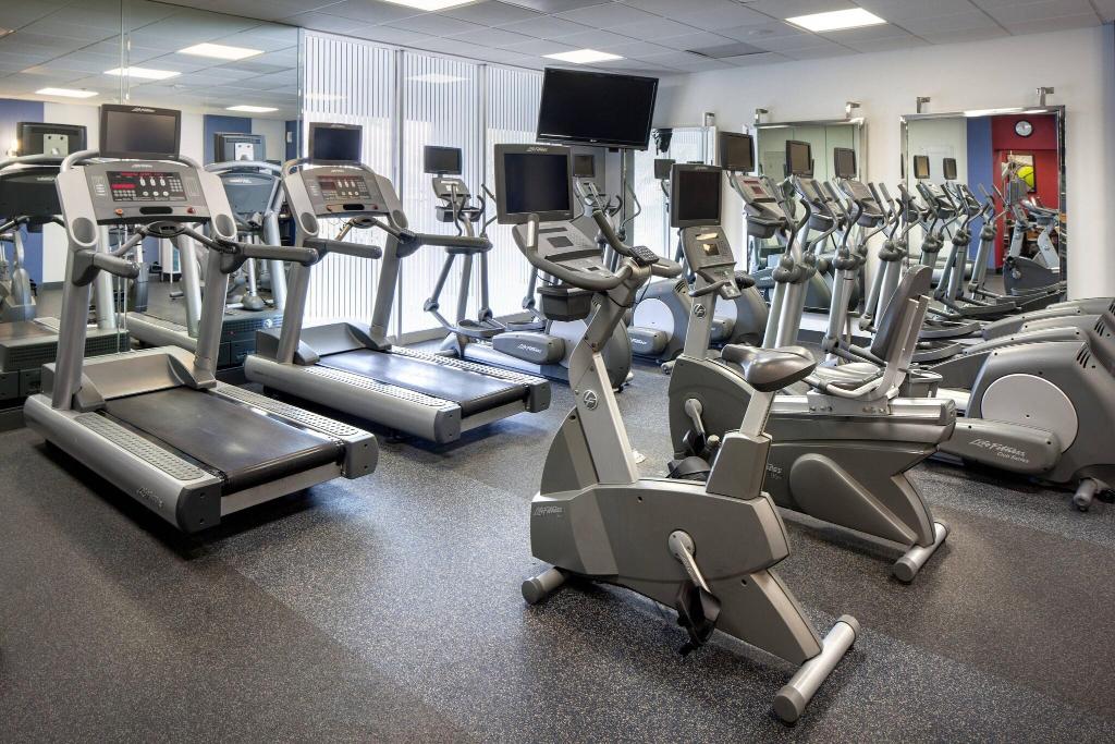 Four Points by Sheraton Los Angeles International Airport - Sports and Entertainment