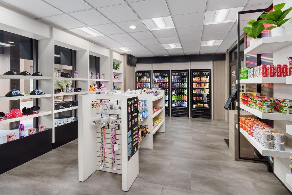 Four Points by Sheraton Los Angeles International Airport - Sports and Entertainment