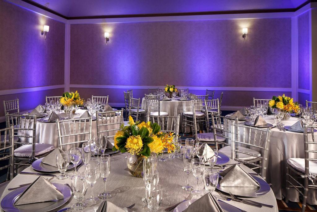 Four Points by Sheraton Los Angeles International Airport - Conferences