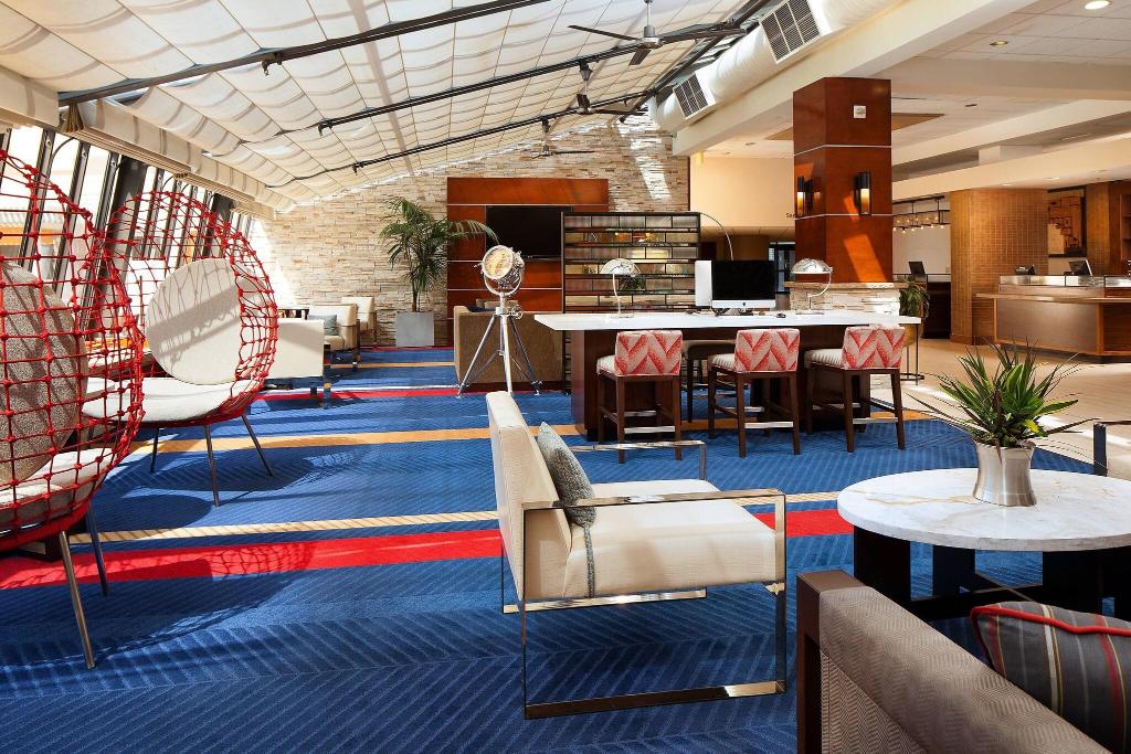 Four Points by Sheraton Los Angeles International Airport - Lobby