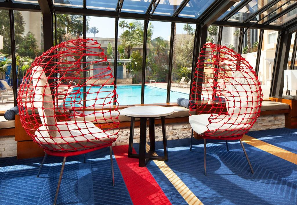 Four Points by Sheraton Los Angeles International Airport - Lobby