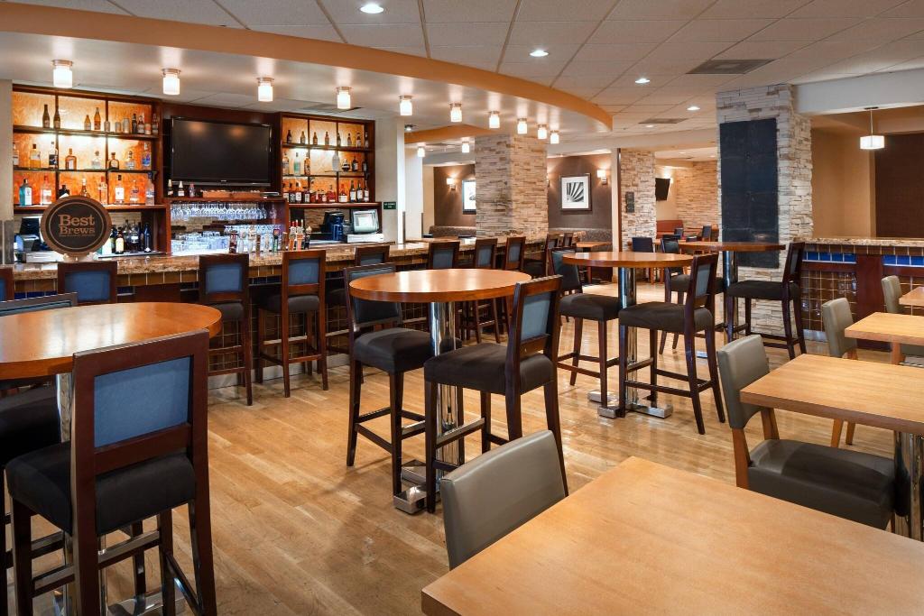 Four Points by Sheraton Los Angeles International Airport - Restaurant