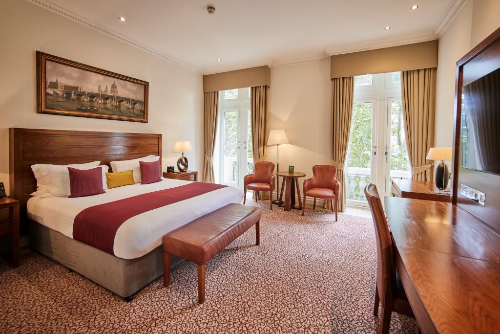 Double Garden View King Bed