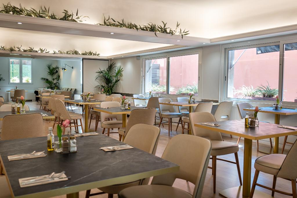 Hotel Tres Torres Atiram Hotel, Spanien, Barcelona. Großes 2