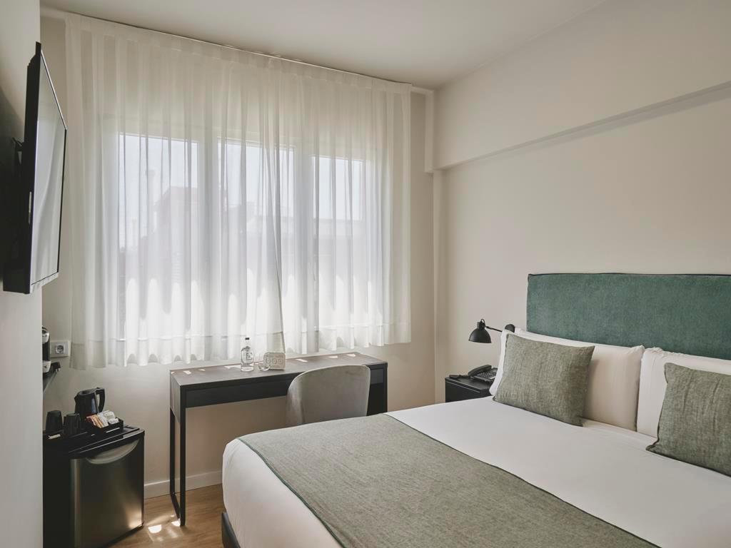 Hotel Tres Torres Atiram Hotel, Spanien, Barcelona. Großes 1