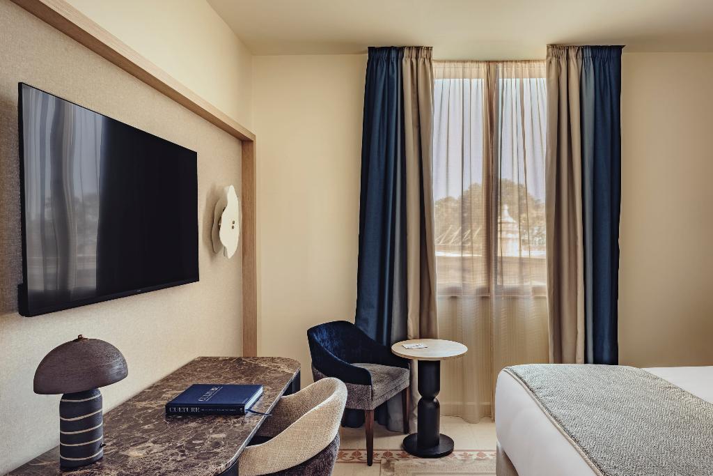 hotel-thumb